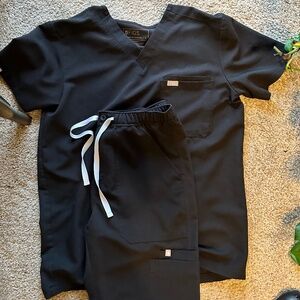 Black figs top and bottom